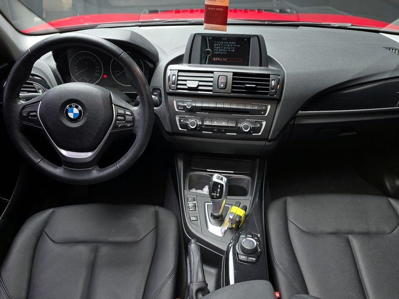 2013 BMW 1 Series 118d Urban Pack1 5Dr photo 7