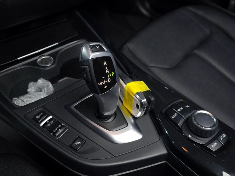 2013 BMW 1 Series 118d Urban Pack1 5Dr photo 9