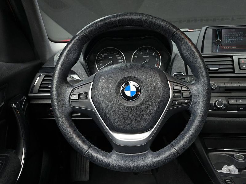 2013 BMW 1 Series 118d Urban Pack1 5Dr photo 13