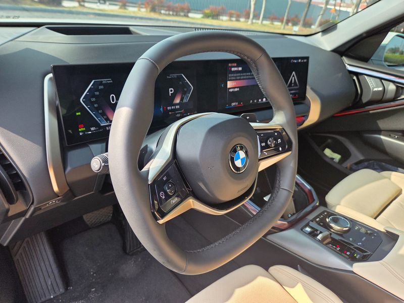 2025 BMW X3 xDrive 20 photo 11