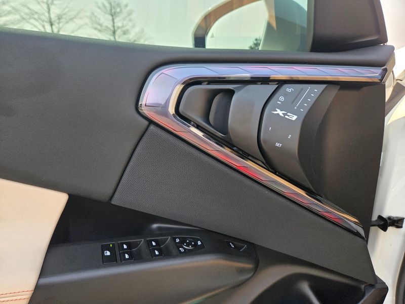 2025 BMW X3 xDrive 20 photo 17