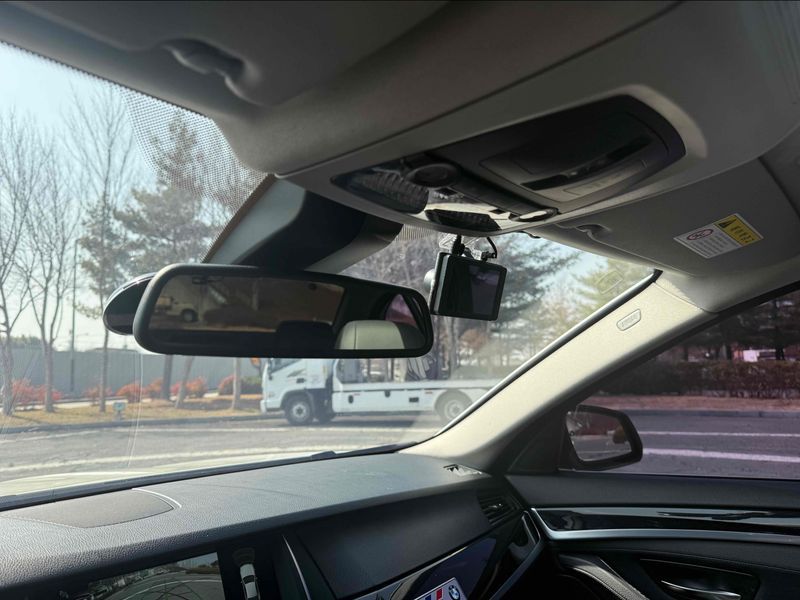 2014 BMW 5 Series 520d photo 12