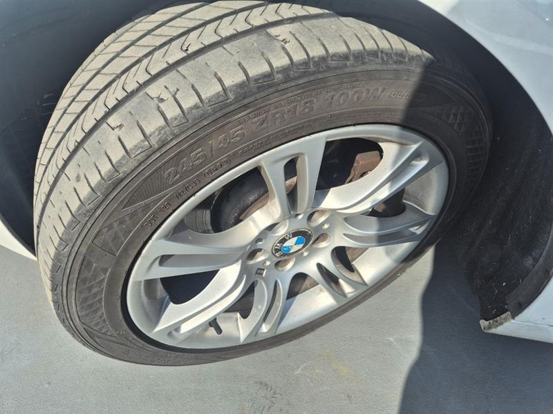 2013 BMW 5 Series 528i M Sport photo 9