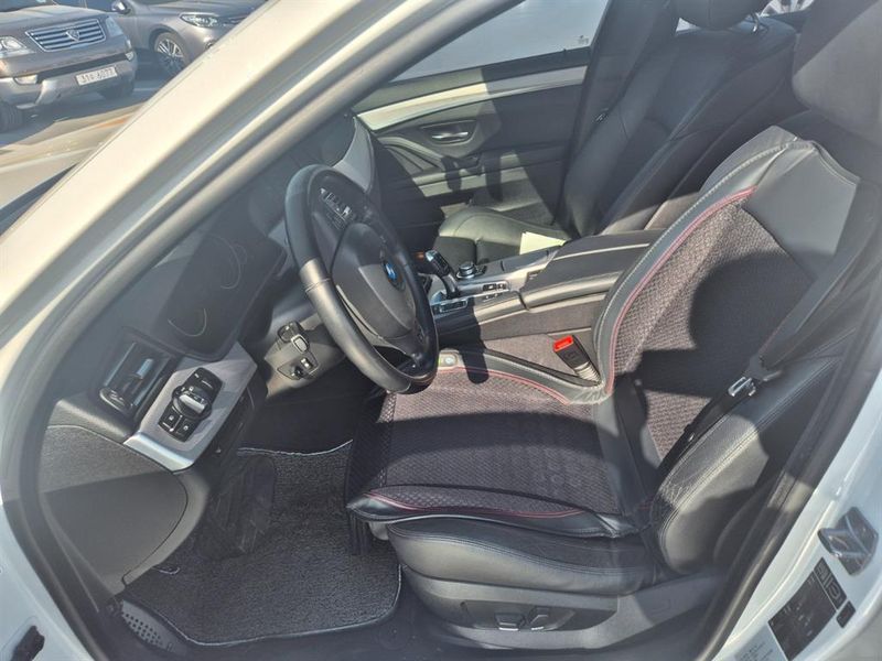 2013 BMW 5 Series 528i M Sport photo 15