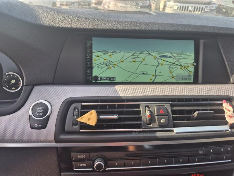 2013 BMW 5 Series 528i M Sport photo 17