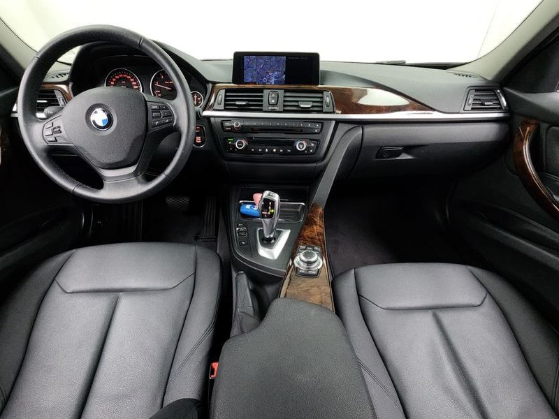 2012 BMW 3 Series 320d photo 7