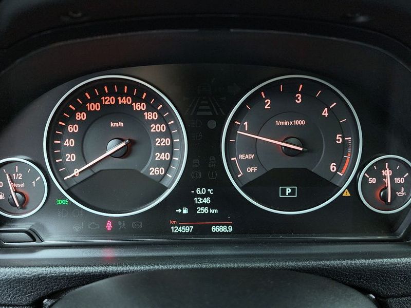 2012 BMW 3 Series 320d photo 8