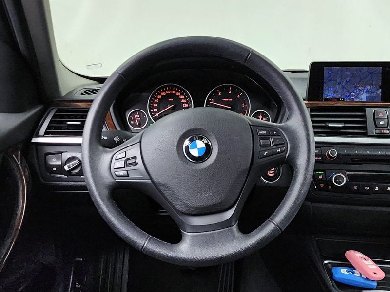 2012 BMW 3 Series 320d photo 13