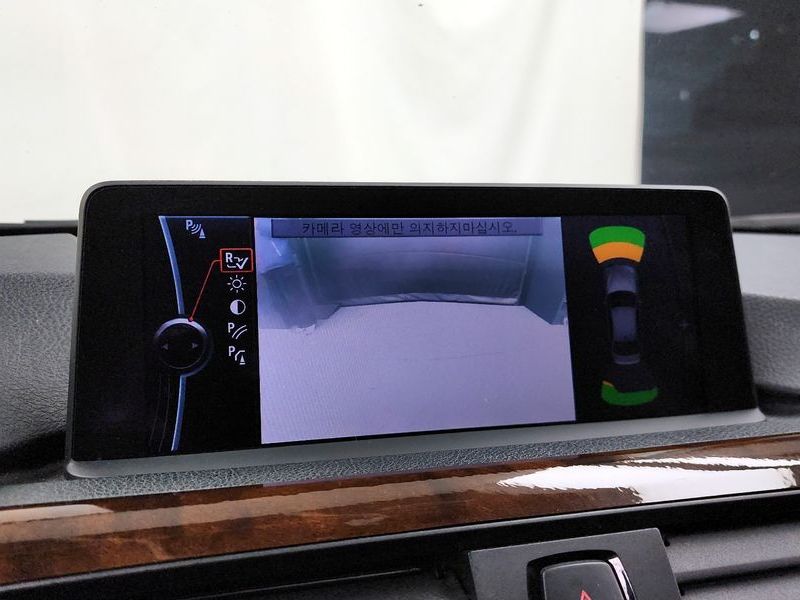 2012 BMW 3 Series 320d photo 15