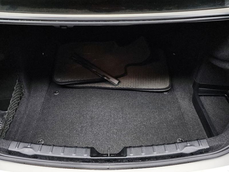 2012 BMW 3 Series 320d photo 20