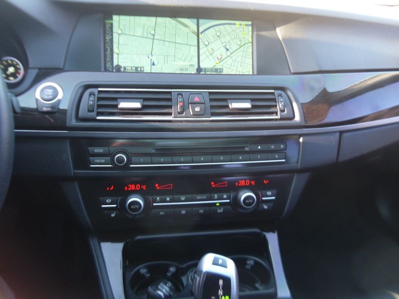 2013 BMW 5 Series 525d xDrive photo 9