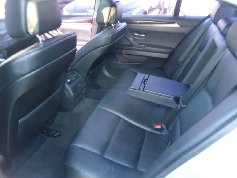 2013 BMW 5 Series 525d xDrive photo 12