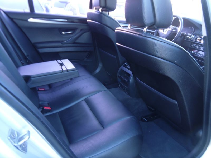 2013 BMW 5 Series 525d xDrive photo 13