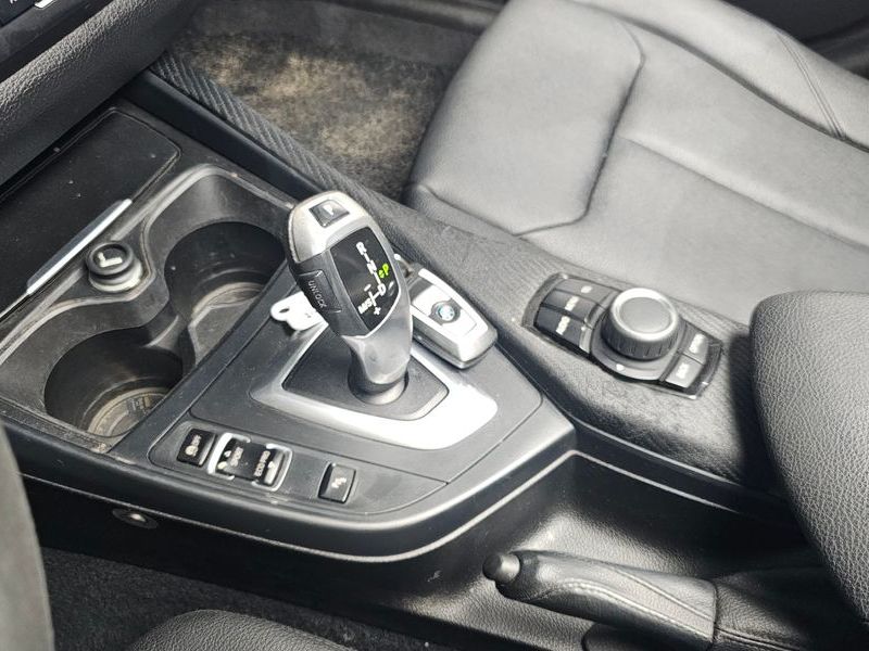 2014 BMW 1 Series 118d Urban Pack1 5Dr photo 9