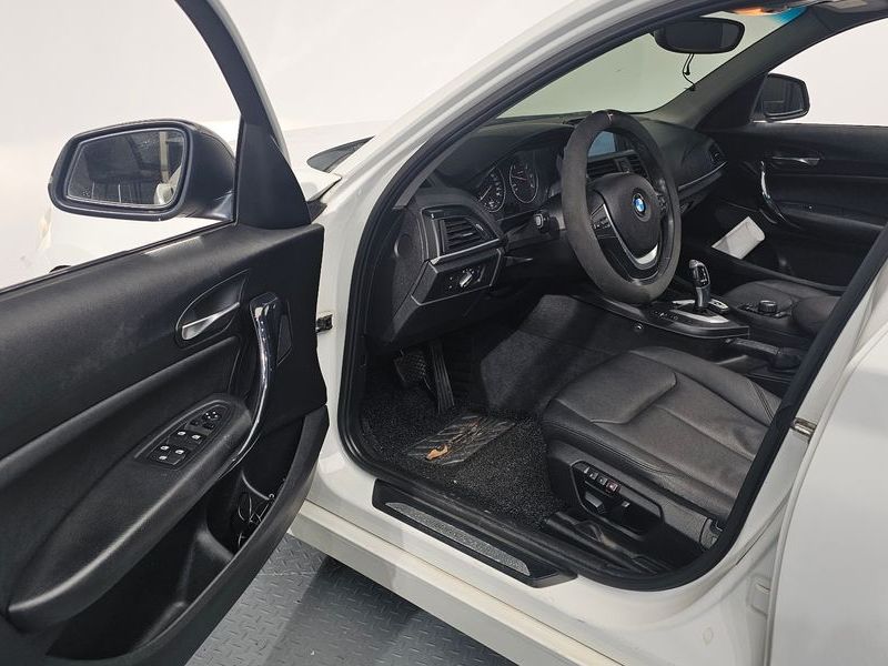 2014 BMW 1 Series 118d Urban Pack1 5Dr photo 10