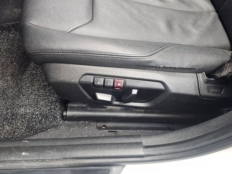 2014 BMW 1 Series 118d Urban Pack1 5Dr photo 18
