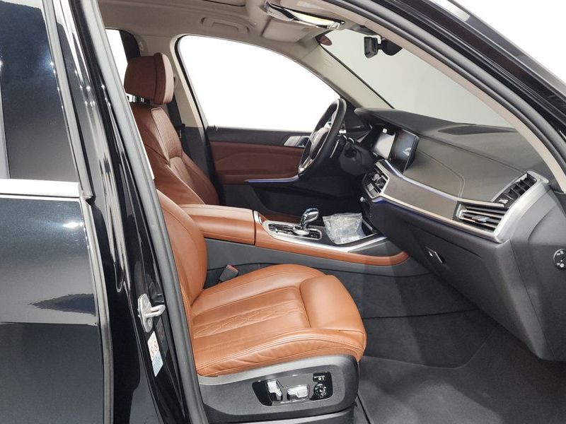 2022 BMW X7 xDrive 40d Design Pure Excellence 6-Seater photo 11