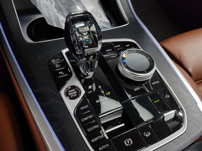 2022 BMW X7 xDrive 40d Design Pure Excellence 6-Seater photo 9