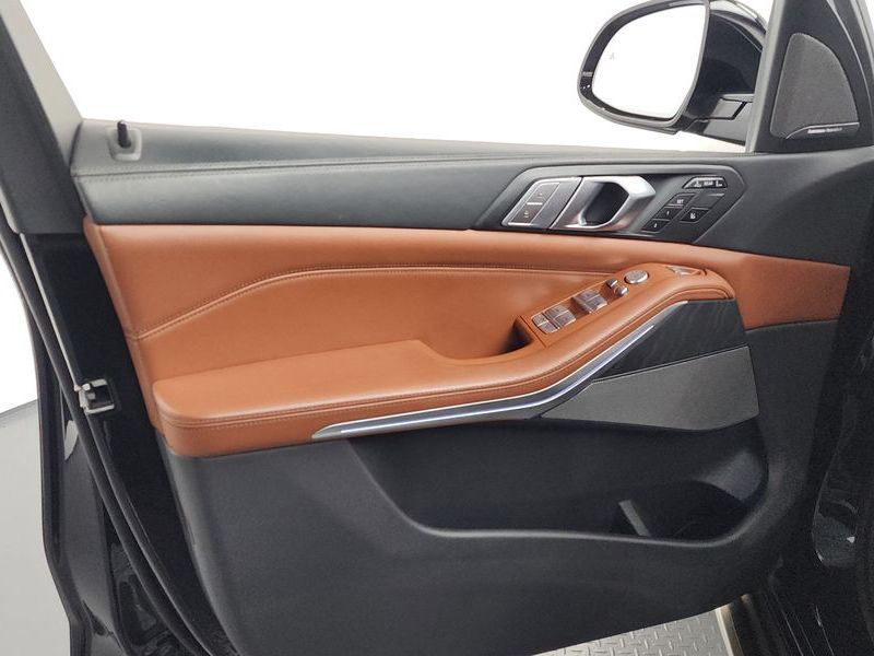 2022 BMW X7 xDrive 40d Design Pure Excellence 6-Seater photo 24