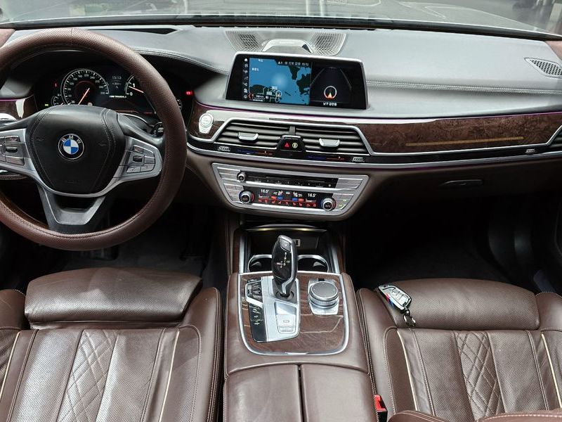 2016 BMW 7 Series 750Li xDrive Prestige photo 7