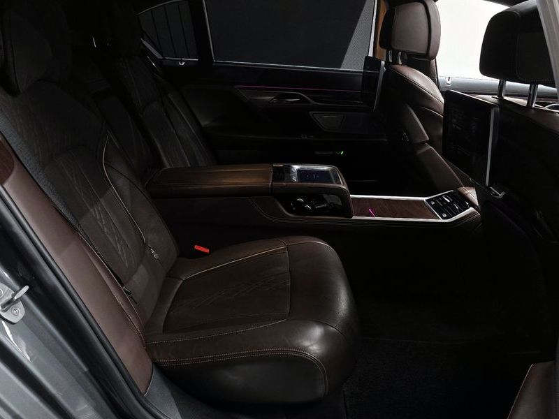 2016 BMW 7 Series 750Li xDrive Prestige photo 11