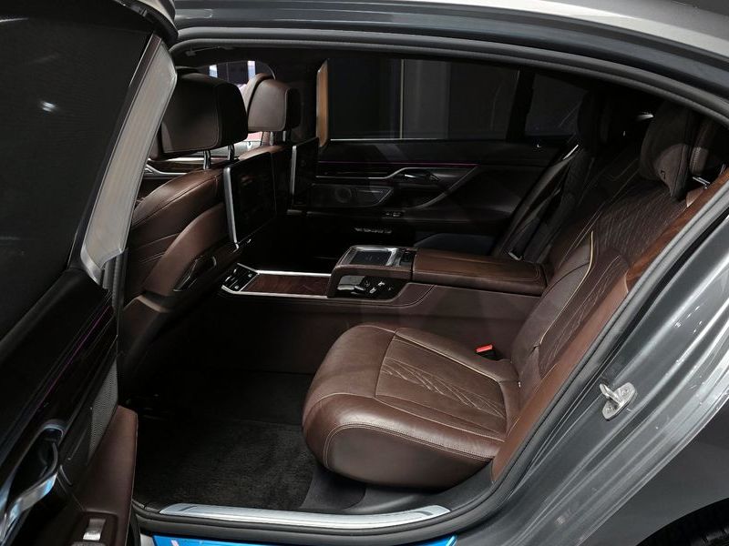 2016 BMW 7 Series 750Li xDrive Prestige photo 12