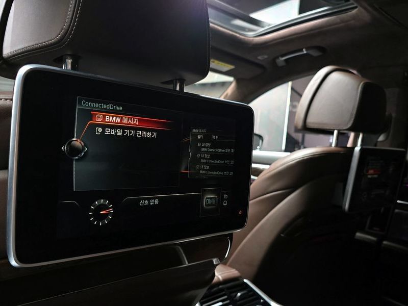 2016 BMW 7 Series 750Li xDrive Prestige photo 17
