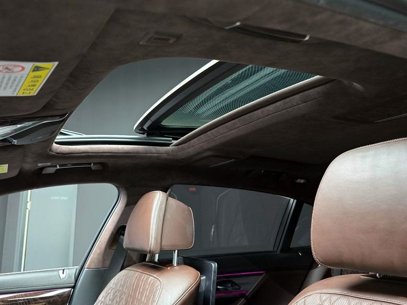 2016 BMW 7 Series 750Li xDrive Prestige photo 19