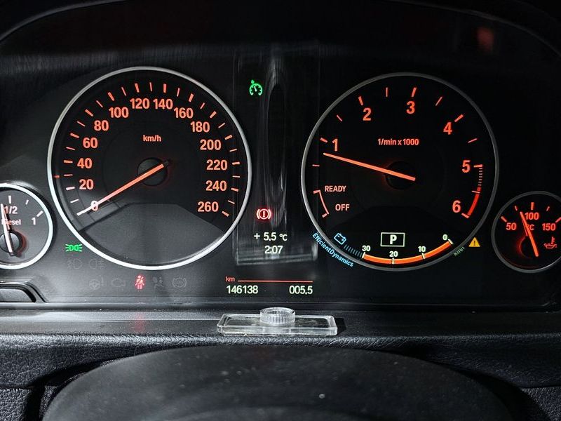 2013 BMW 3 Series 320d photo 8