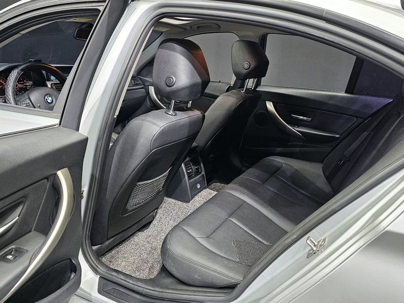 2013 BMW 3 Series 320d photo 11