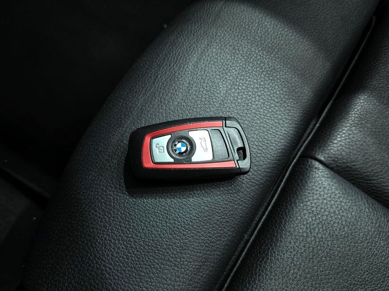 2014 BMW 3 Series 328i Sport photo 16
