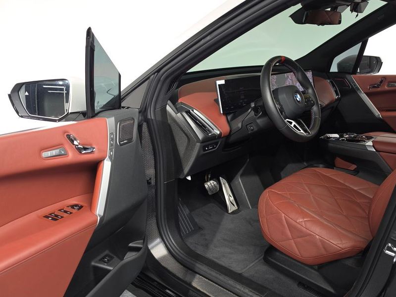 2024 BMW iX xDrive M60 photo 10
