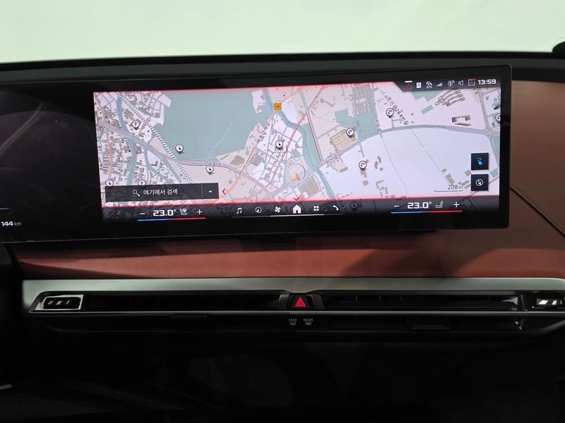 2024 BMW iX xDrive M60 photo 13