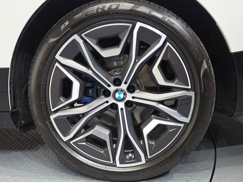 2024 BMW iX xDrive M60 photo 21