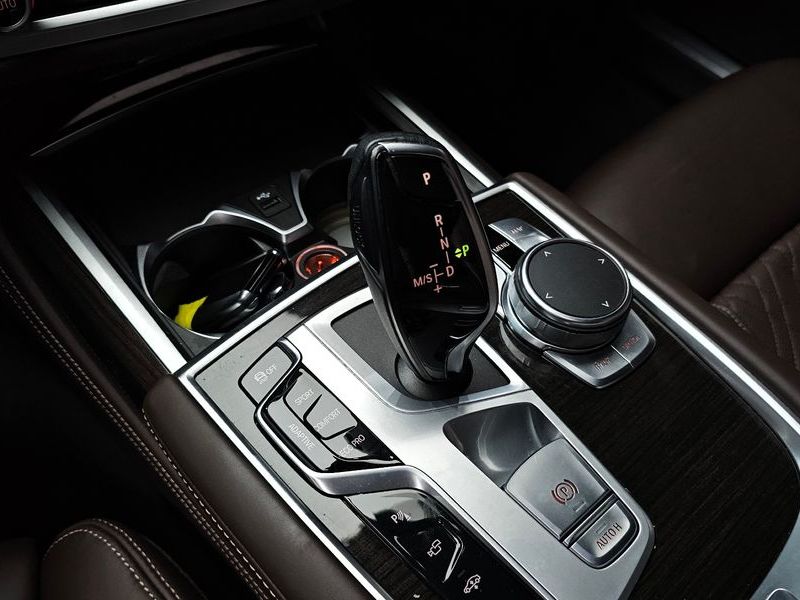 2022 BMW 7 Series 730d xDrive Design Pure Excellence photo 9