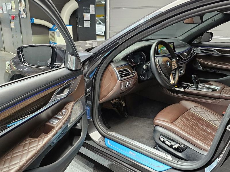 2022 BMW 7 Series 730d xDrive Design Pure Excellence photo 10