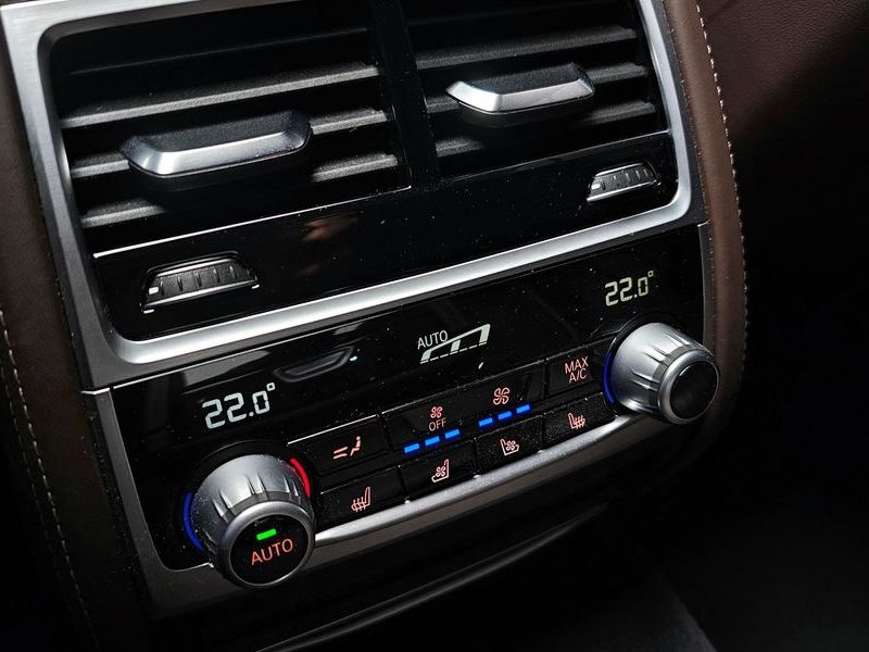 2022 BMW 7 Series 730d xDrive Design Pure Excellence photo 17