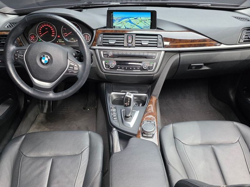 2015 BMW 3 Series 320d Luxury photo 7