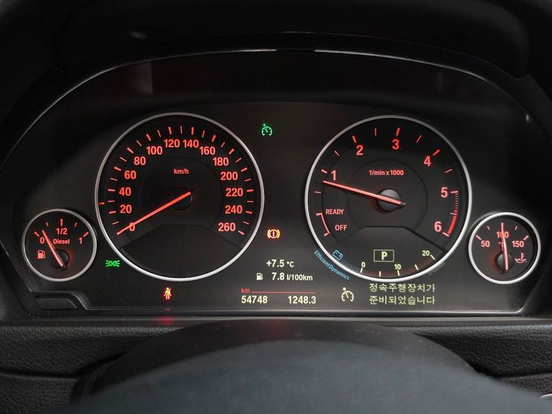 2015 BMW 3 Series 320d Luxury photo 8