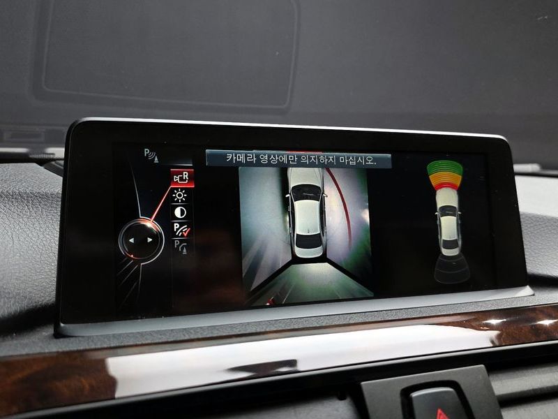 2015 BMW 3 Series 320d Luxury photo 15