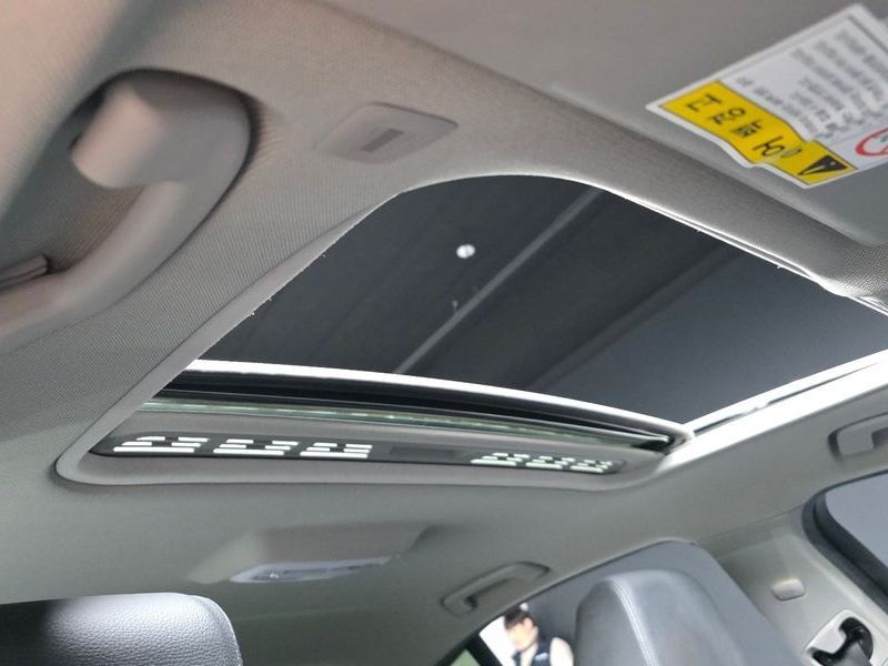 2015 BMW 3 Series 320d Luxury photo 17