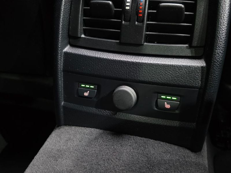 2015 BMW 3 Series 320d Luxury photo 18