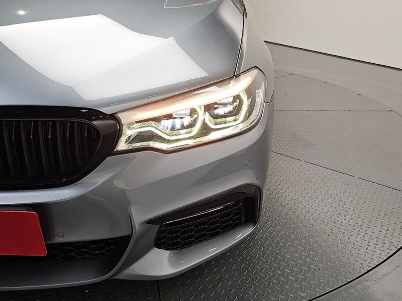 2017 BMW 5 Series 520d M Sport package photo 22