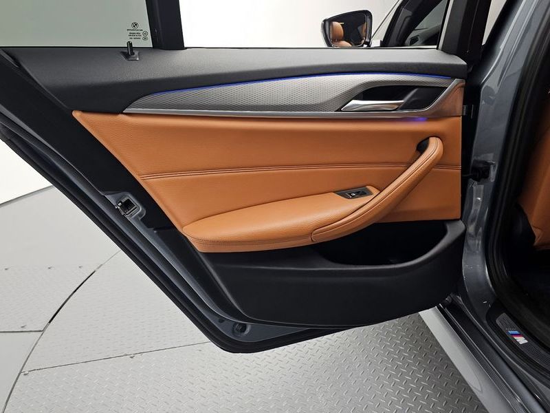 2017 BMW 5 Series 520d M Sport package photo 25