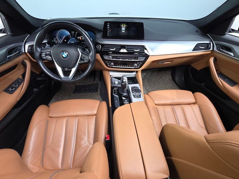 2018 BMW 5 Series 530i xDrive M Sport Package photo 7
