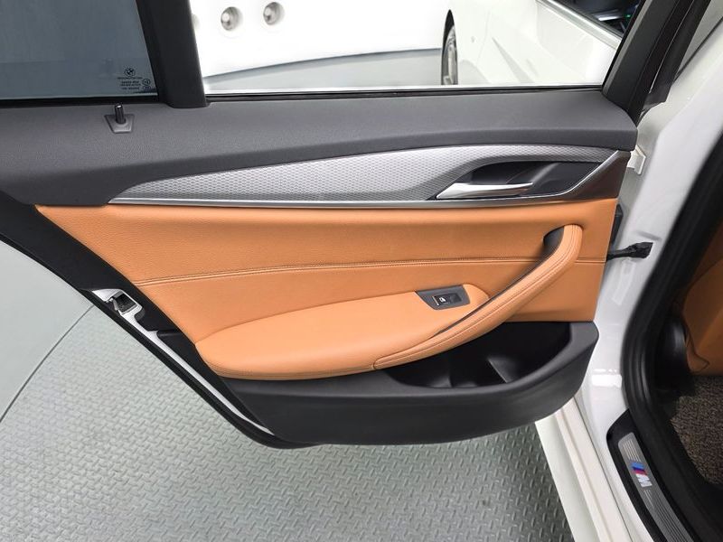 2018 BMW 5 Series 530i xDrive M Sport Package photo 25