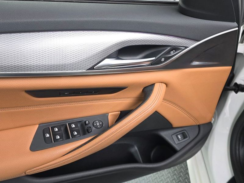2018 BMW 5 Series 530i xDrive M Sport Package photo 28