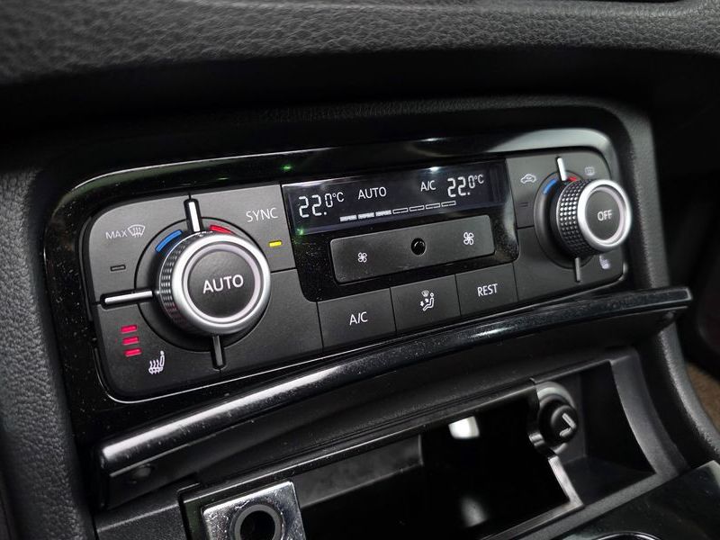 2016 Volkswagen Touareg V6 3.0 TDI Bluemotion 7P5 photo 16