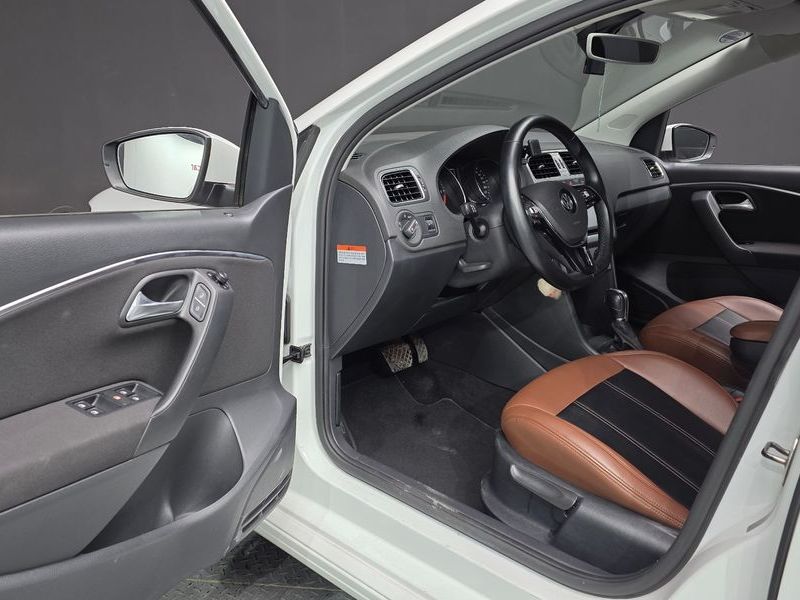 2016 Volkswagen Polo 1.4 TDI R-Line 5th photo 10