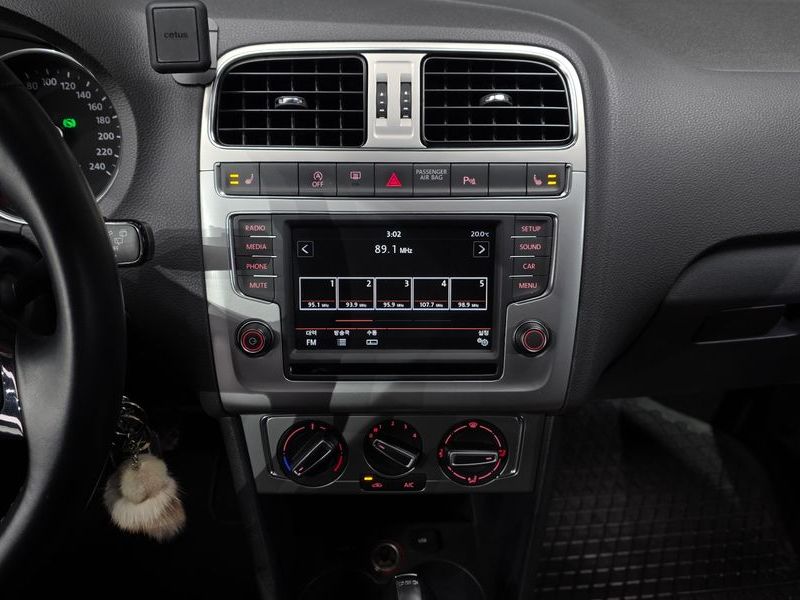 2016 Volkswagen Polo 1.4 TDI R-Line 5th photo 14